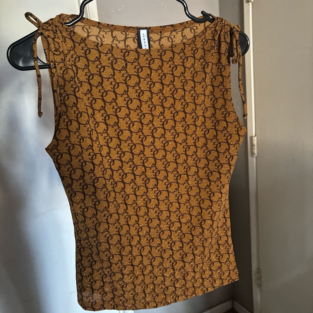 Super cute Vintage Forever 21 sleeveless shirt